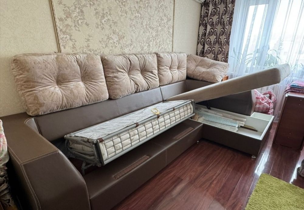 Продаю диван гостевой