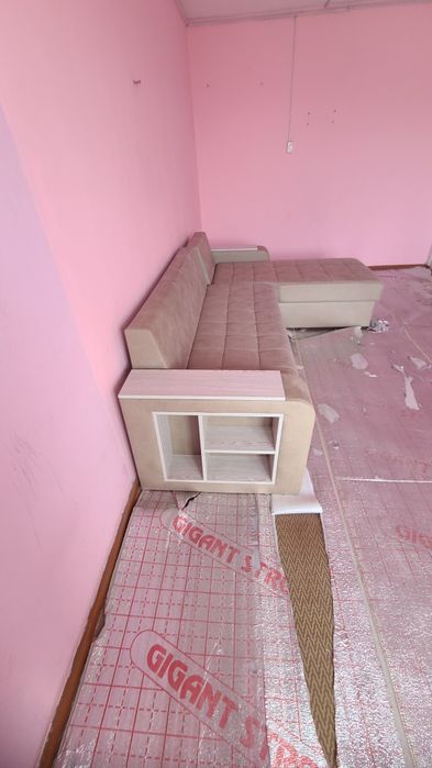 Диван срочни сотилади  яхши холатда,