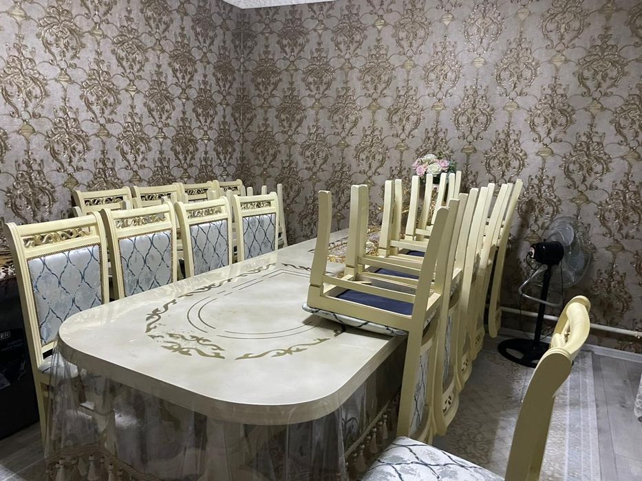 Продам стол стулья в хорошем состоянии