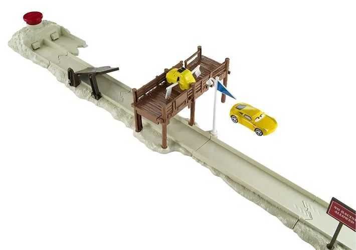 Игрален комплект с количка- Fireball Beach Run - Disney / Cars 3