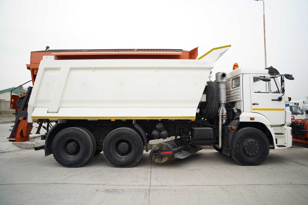 Комбинированная дорожная машина 10 куб.м. КАМАЗ  4х2