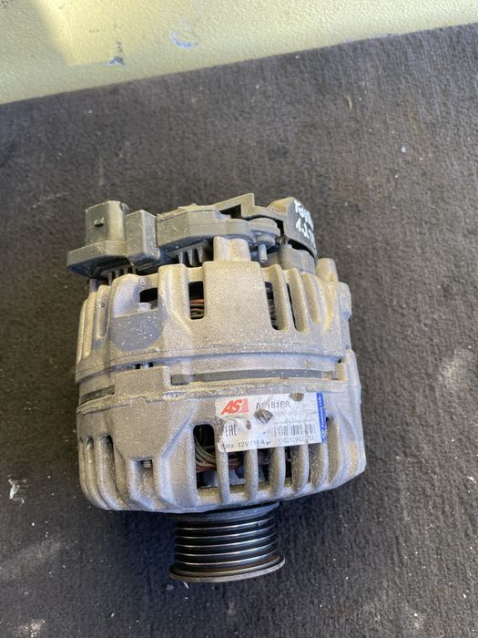 Alternator Vw Touran 1.2TSI Golf 5 6 Seat leon Pret 250 lei