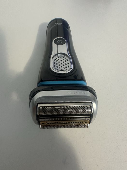 Braun Seria 9, cap shawer nou inlocuit de seria 9 pro.