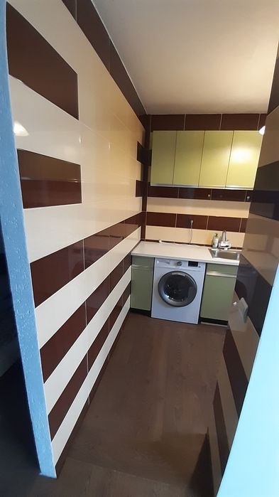 Garsoniera etajul 1 în bloc de cărămidă