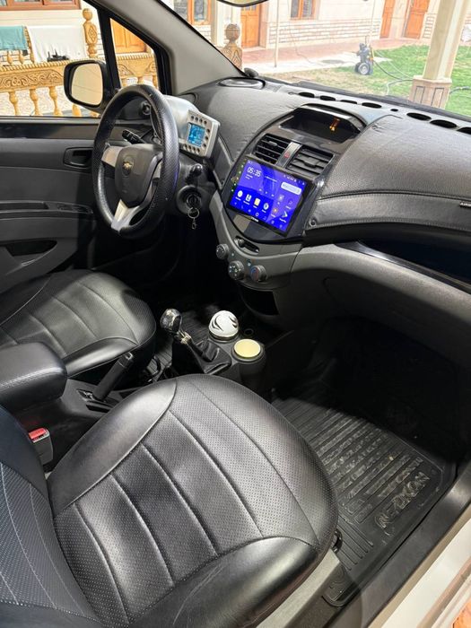 Spark Sotiladi 2015 yil Kraska Top Tozza