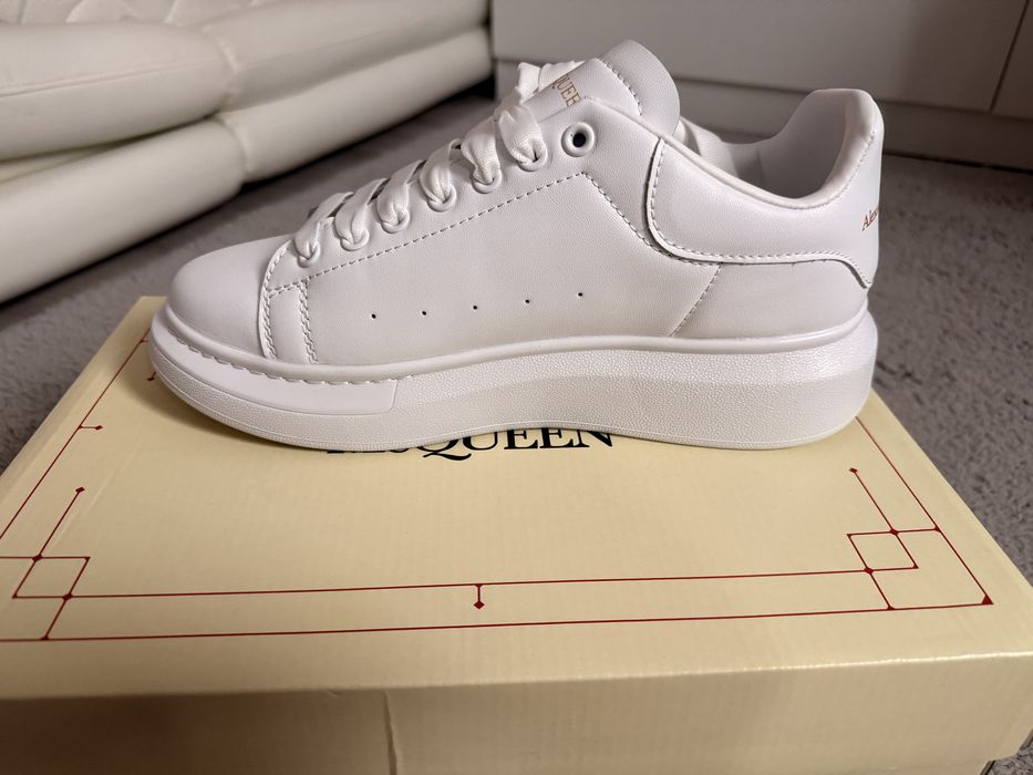Alexander Mcqueen