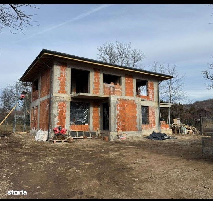 Vand CASA,VILA Noua P+1E 241,5Mp construit zona centrala BREAZA