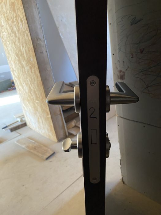 Продам межкомнатные двери