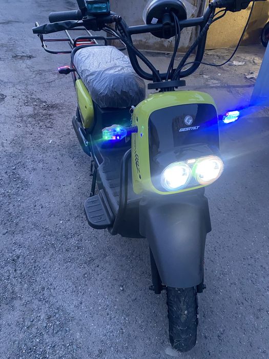 Продаётся скутер Гешталт 007