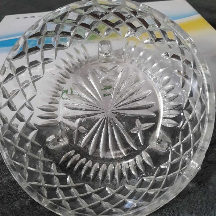 Фруктиери на столче/оловен кристал