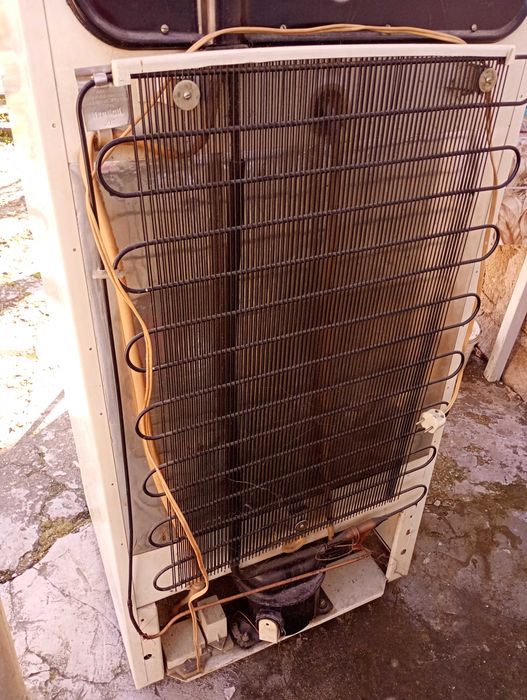 Хладилник с вътрешна камера Полюс