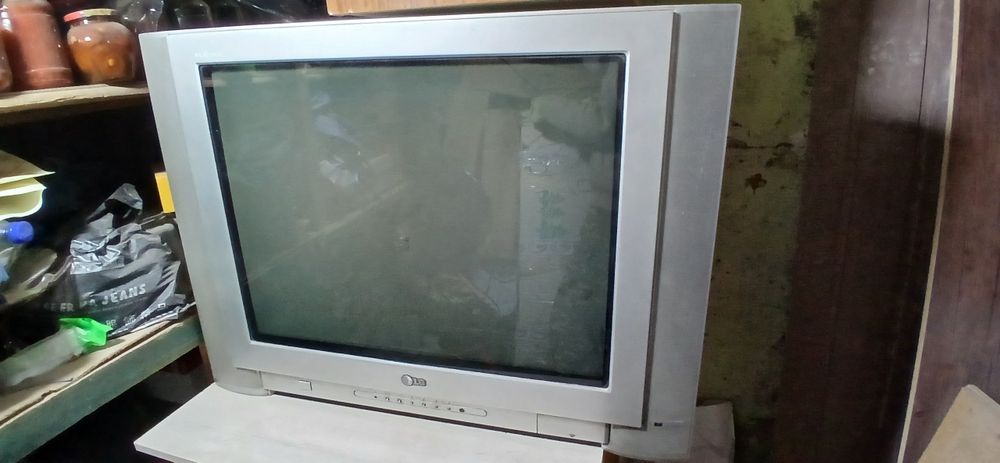 Телевизор LG рабочий