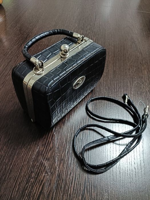 Продам женскую сумочку