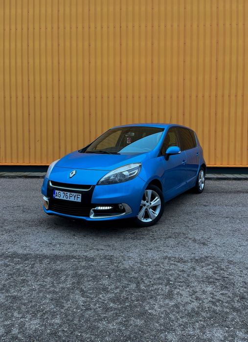 Vând Renault scenic  3