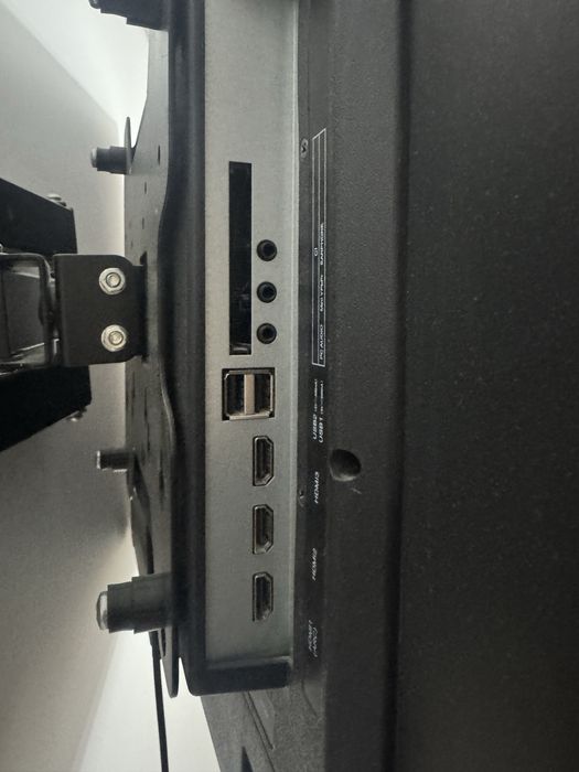 ЖК телевизор б/у в рабочем состояний.