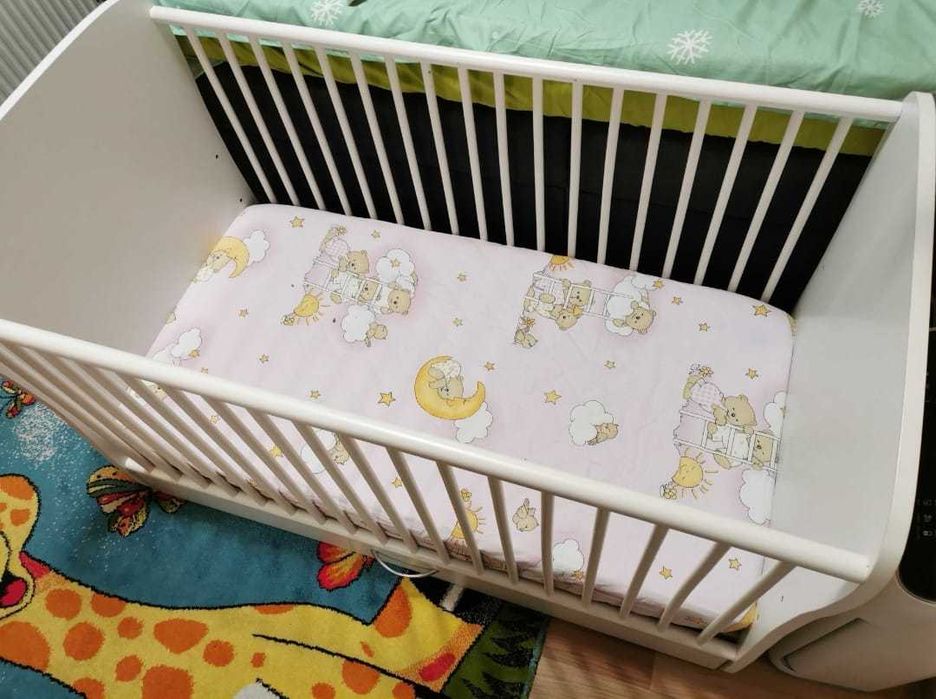 Pătuț lemn cu sertar ,saltea și accesorii