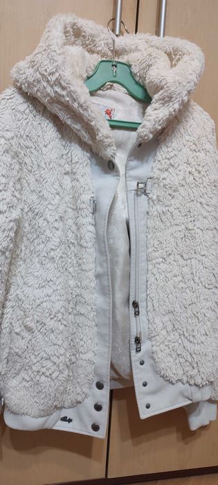 Дамско зимно яке.