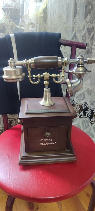 Телефон в стиле ретро продам