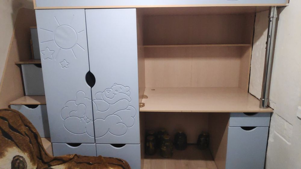 Продам Детскую стенку