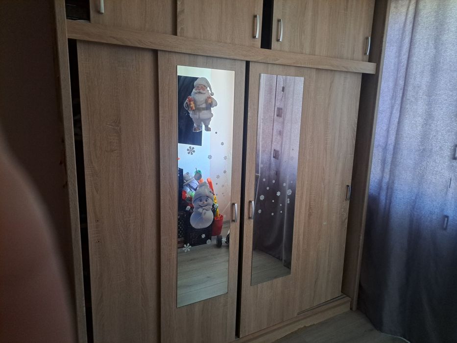Dulap cu usi culisante