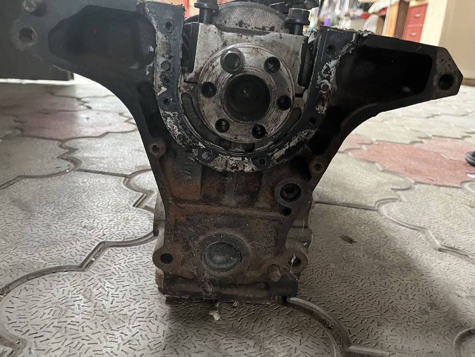 Блок двигателя..