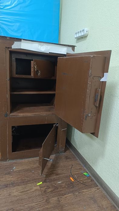 Продам  сейф  СССР