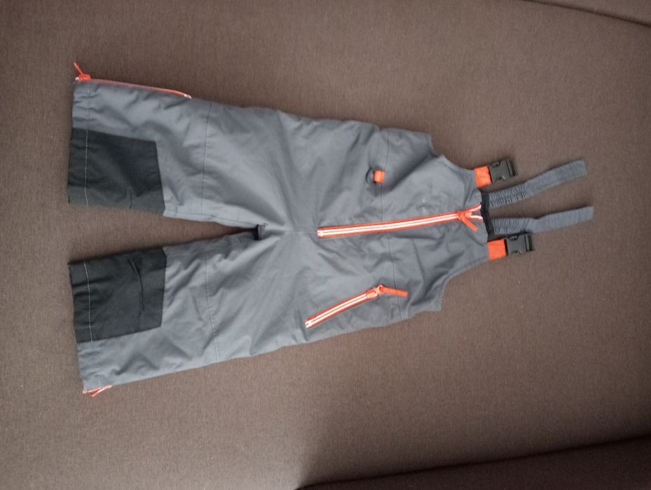 Costum fâș, stare foarte buna