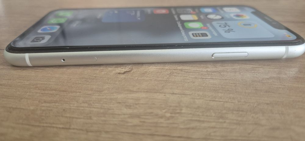 Продам Iphone XR