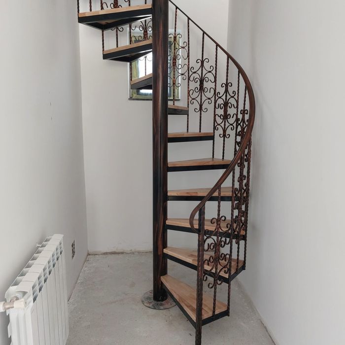 Scari interioare tip spirala