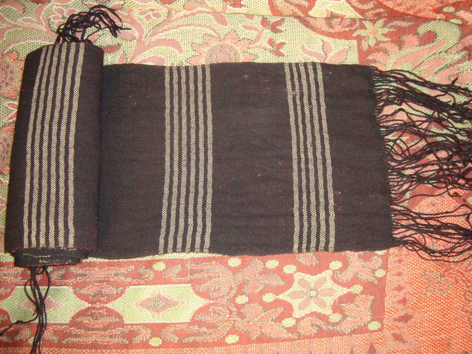 Автентични ръчно тъкани - ямурлук, козяци и пояс