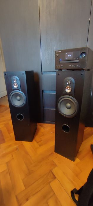 Boxe  Univeraslbox PAE 102 sau Magnat Media 100