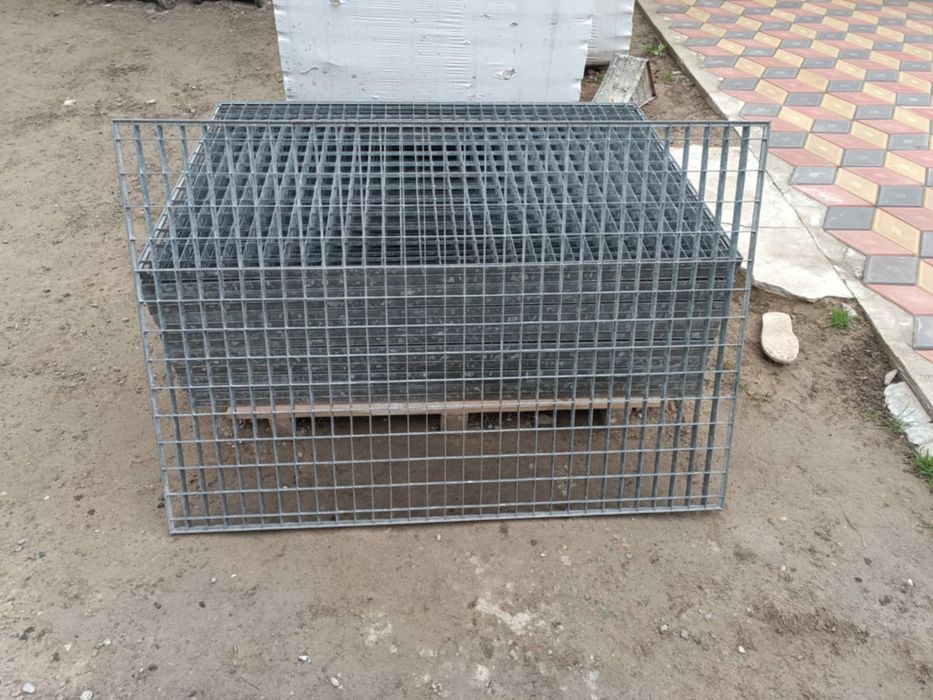 Trepte și gratare zincate