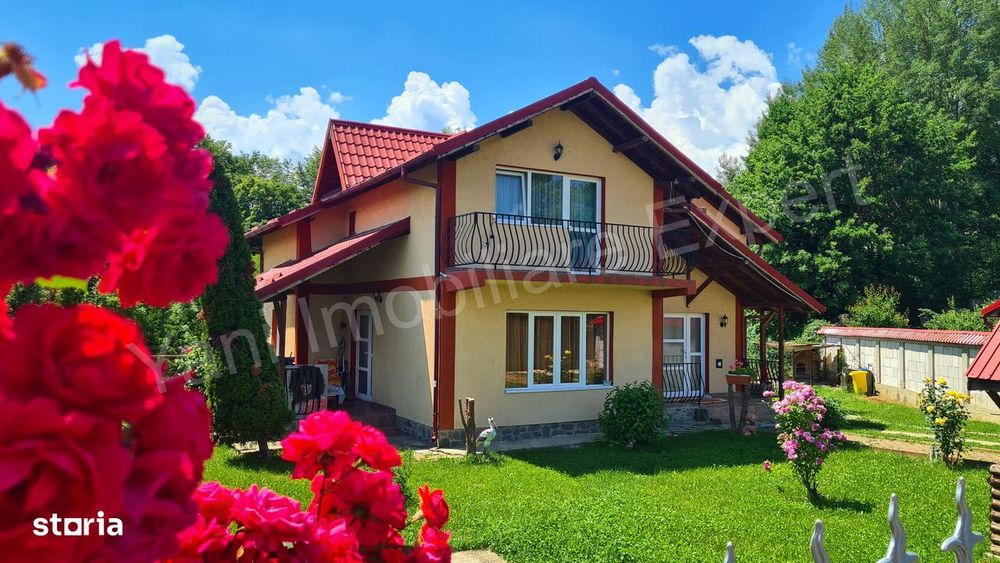 Casă de vânzare în Curtea de Argeș.
