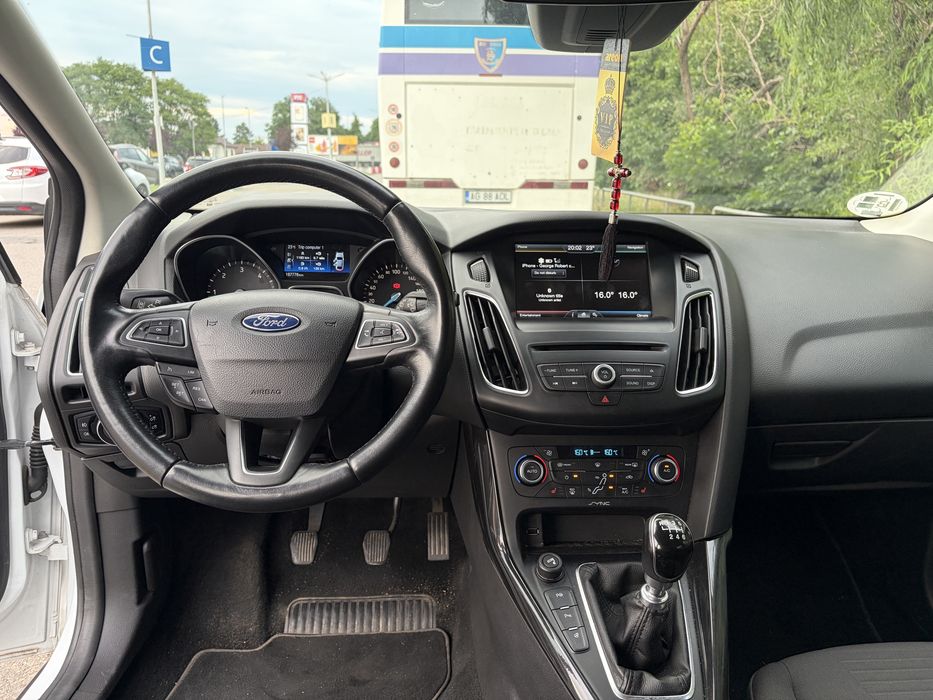 FORD Focus 2015 — imagine 5