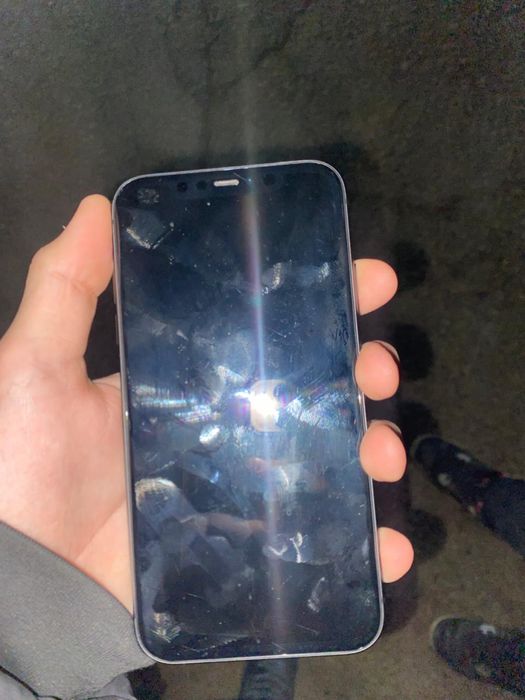 Iphone 11 коробка есть