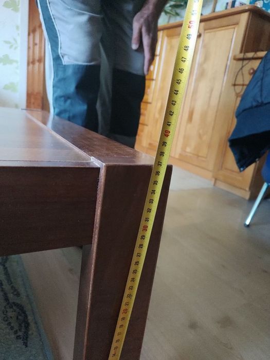 Продавам холна маса за кафе с размери 120 х 70 см., височина 37 см.