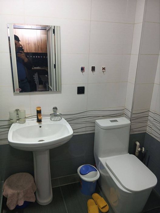 Uy sotiladi 2 xonali Uzbekistaniskiyda