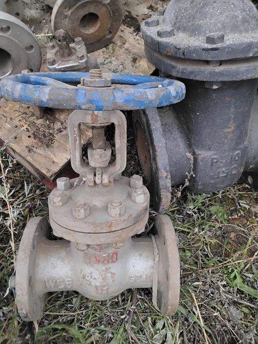 Продам задвижки разные