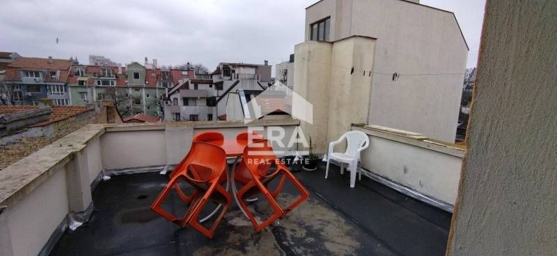 Дава се под наем Етаж от къща в Варна, Център - 80 кв.м за 318.75 € - Снимка #1