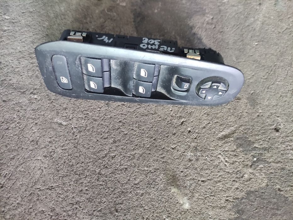 Копчета за стъкла за Пежо 308 Т9