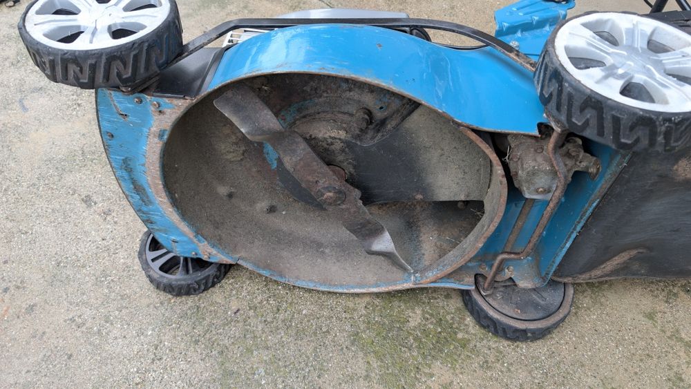 Самоходна косачка Makita PLM4611