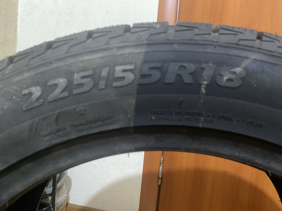 Шина 225 55 R18.