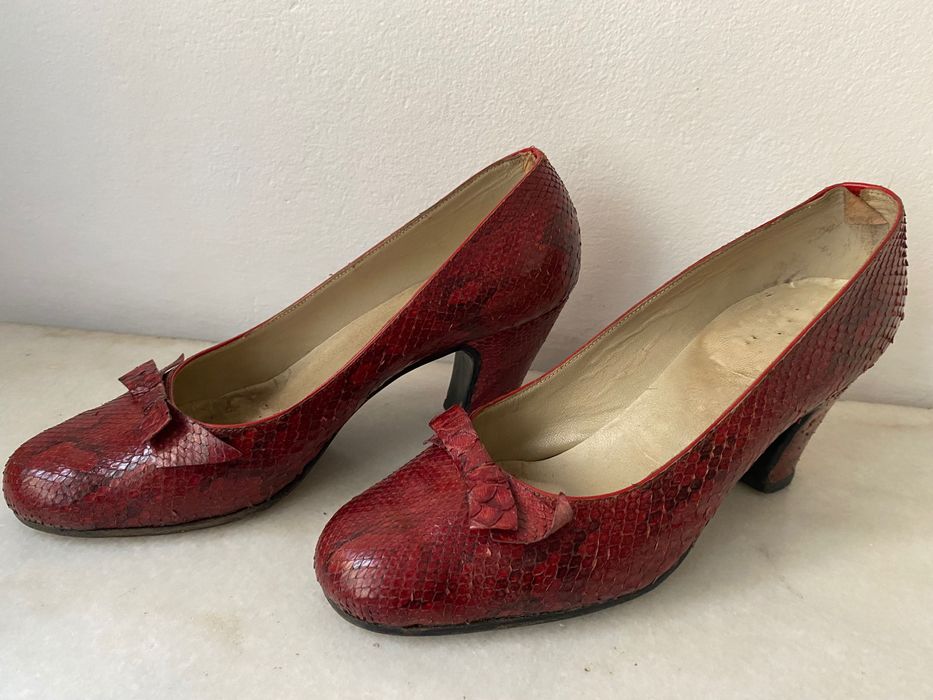 Pantofi din piele de sarpe marime 36