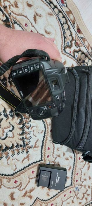Продам фотоаппарат Nikon 3.100