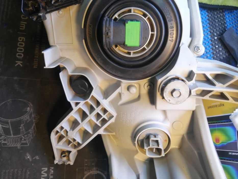 Фара тойота хайландер оригинал