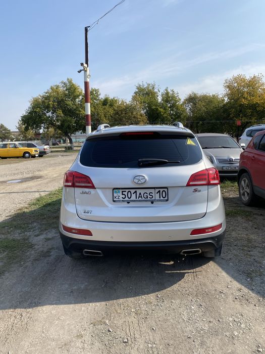 Продам JAC S5 в хорошем состояний.