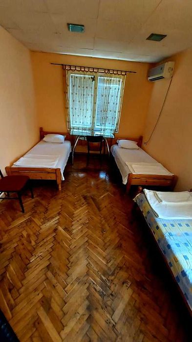 Дава се под наем Тристаен апартамент в Бургас, Център - 84 кв.м за 153 € - Снимка #2