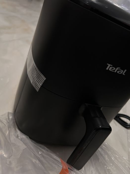 Airfryer Tefal friteuza aer cald Noua
