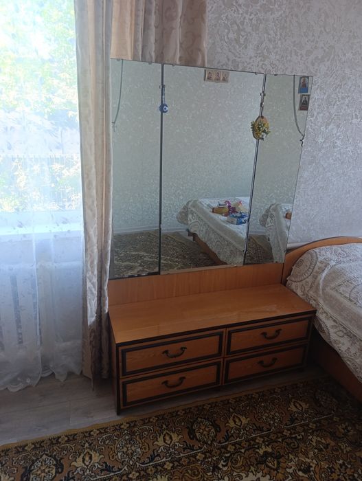 Продам спальный гарнитур