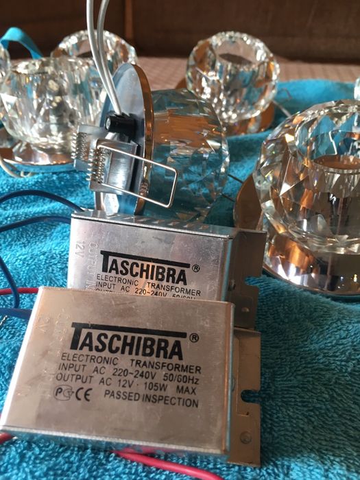 Продам потолочные софиты.